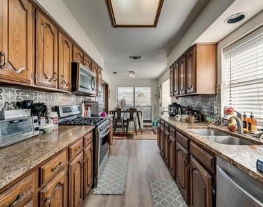 3210 Cutler Place - Photo Thumbnail 9