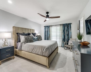 4616 W Lovers Lane - Photo Thumbnail 9