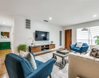 4616 W Lovers Lane - Photo Thumbnail 2
