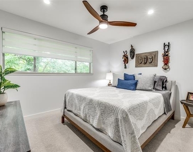 4616 W Lovers Lane - Photo Thumbnail 14