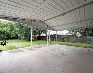 402 E College Avenue - Photo Thumbnail 2