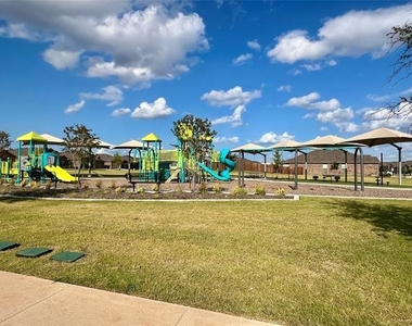 1101 Southwark Drive - Photo Thumbnail 16