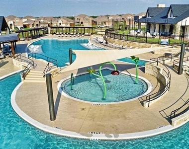 1101 Southwark Drive - Photo Thumbnail 15