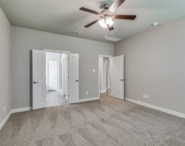 1101 Southwark Drive - Photo Thumbnail 7