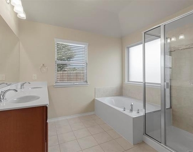 1316 Red River Drive - Photo Thumbnail 7