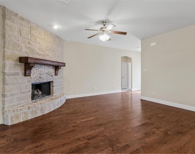 1316 Red River Drive - Photo Thumbnail 3