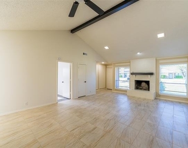 625 Woodhaven Place - Photo Thumbnail 7