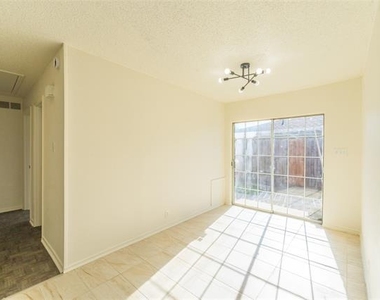 625 Woodhaven Place - Photo Thumbnail 13