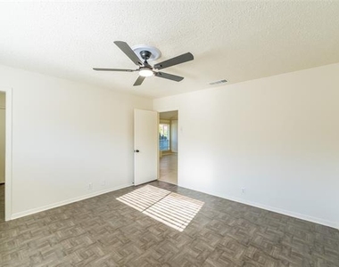 625 Woodhaven Place - Photo Thumbnail 16