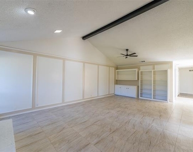 625 Woodhaven Place - Photo Thumbnail 5