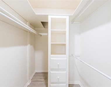 625 Woodhaven Place - Photo Thumbnail 20