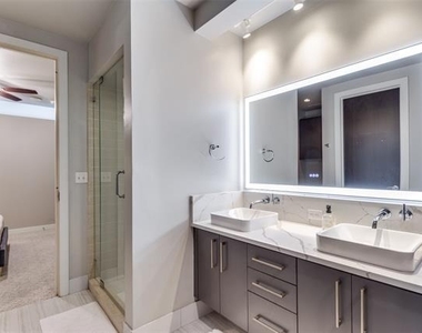 2600 W 7th Street - Photo Thumbnail 20