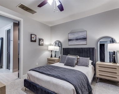 2600 W 7th Street - Photo Thumbnail 19