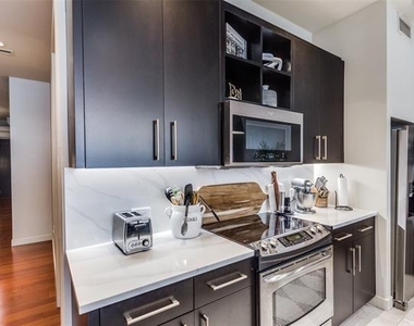 2600 W 7th Street - Photo Thumbnail 9