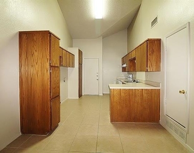 1110 Curtis Drive - Photo Thumbnail 5