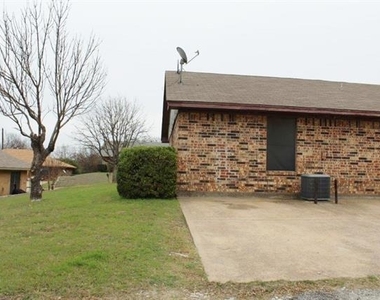 1110 Curtis Drive - Photo Thumbnail 12