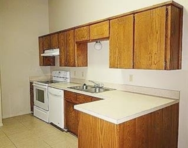 1110 Curtis Drive - Photo Thumbnail 7