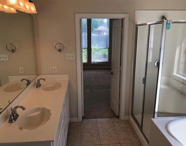 7140 Old Santa Fe Trail - Photo Thumbnail 11
