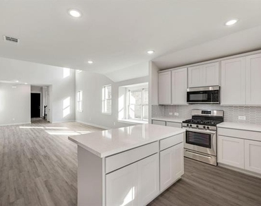 2907 Doggett Drive - Photo Thumbnail 11
