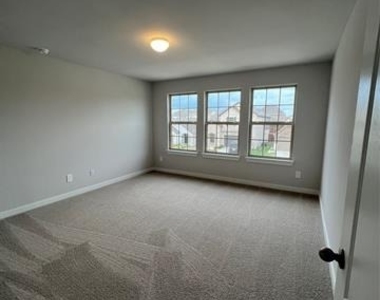 2907 Doggett Drive - Photo Thumbnail 19