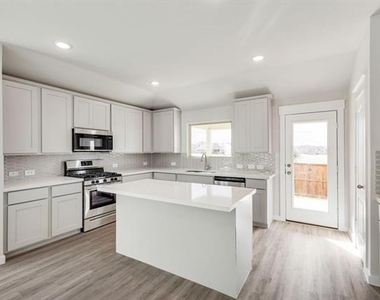 2907 Doggett Drive - Photo Thumbnail 10