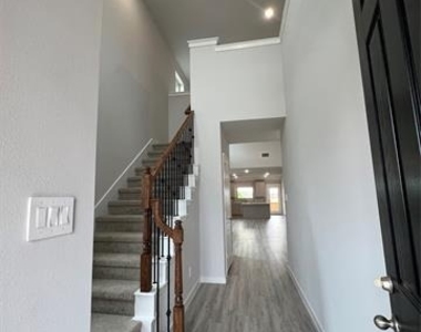 2907 Doggett Drive - Photo Thumbnail 2