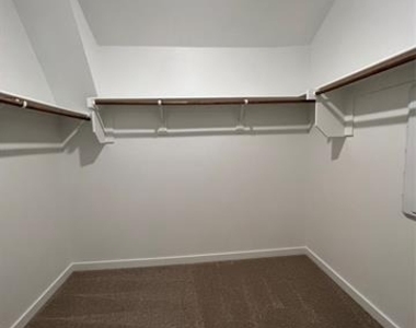 2907 Doggett Drive - Photo Thumbnail 15