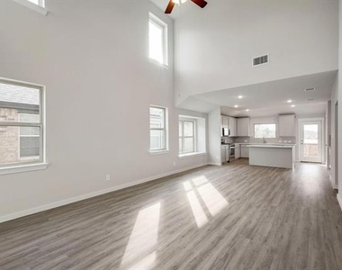 2907 Doggett Drive - Photo Thumbnail 4