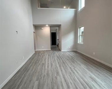 2907 Doggett Drive - Photo Thumbnail 7