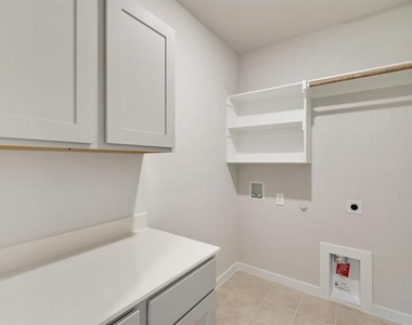 2907 Doggett Drive - Photo Thumbnail 23