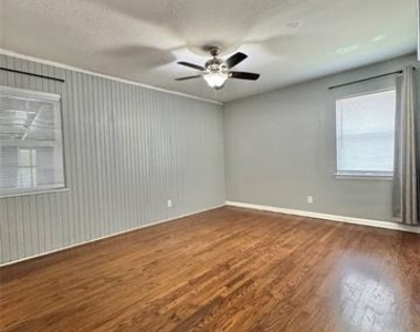 2104 Hillburn Drive - Photo Thumbnail 4