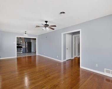 2104 Hillburn Drive - Photo Thumbnail 8