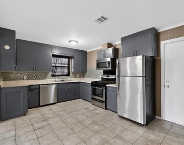 2104 Hillburn Drive - Photo Thumbnail 9
