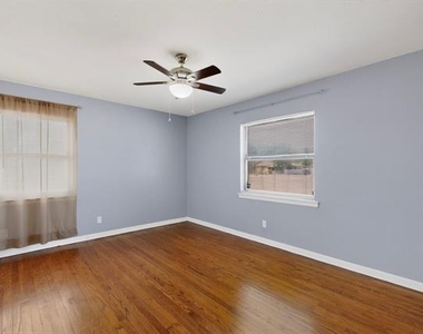 2104 Hillburn Drive - Photo Thumbnail 23