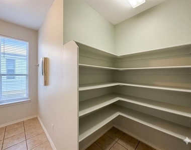 5108 Keating Street - Photo Thumbnail 6