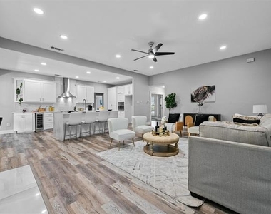 303 Riva Ridge - Photo Thumbnail 3