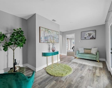 303 Riva Ridge - Photo Thumbnail 11
