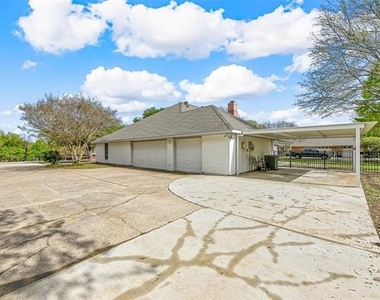 303 Riva Ridge - Photo Thumbnail 32