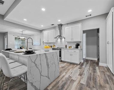 303 Riva Ridge - Photo Thumbnail 5