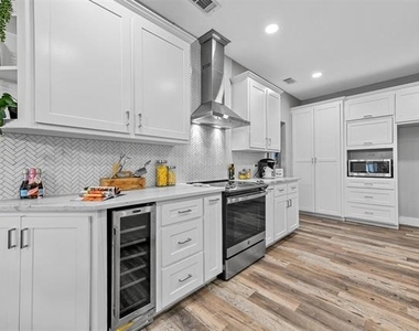 303 Riva Ridge - Photo Thumbnail 8
