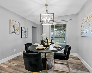 303 Riva Ridge - Photo Thumbnail 9