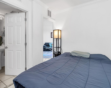 3700 Galt Ocean Drive - Photo Thumbnail 17