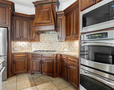11292 Berkeley Hall Lane - Photo Thumbnail 7