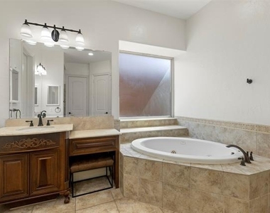 11292 Berkeley Hall Lane - Photo Thumbnail 15