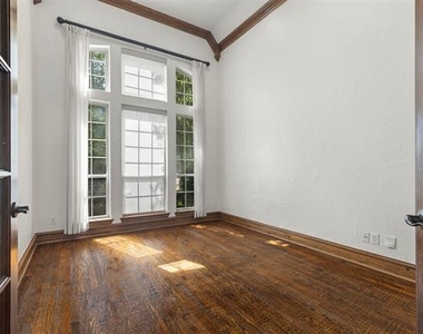 11292 Berkeley Hall Lane - Photo Thumbnail 4
