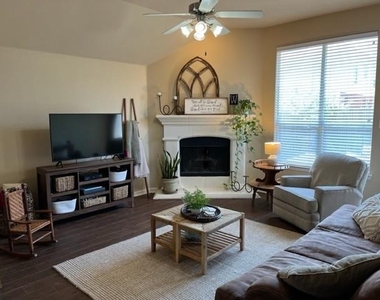 4640 Daisy Leaf Drive - Photo Thumbnail 8
