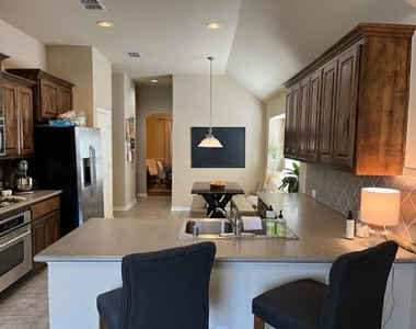 4640 Daisy Leaf Drive - Photo Thumbnail 7