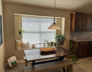4640 Daisy Leaf Drive - Photo Thumbnail 5