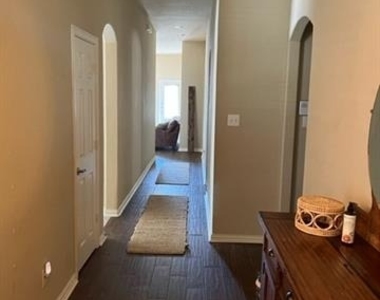 4640 Daisy Leaf Drive - Photo Thumbnail 3