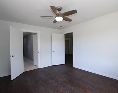 106 Austin Street - Photo Thumbnail 3